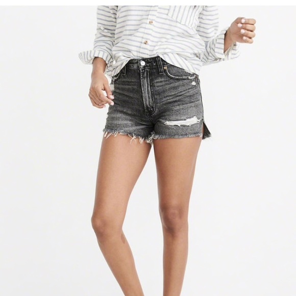 Abercrombie and Fitch high waisted black shorts - Picture 3 of 4